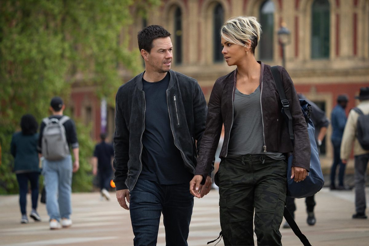 Halle Berry and Mark Wahlberg walking