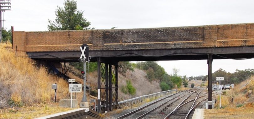 Railway bridge at Wallendbeen