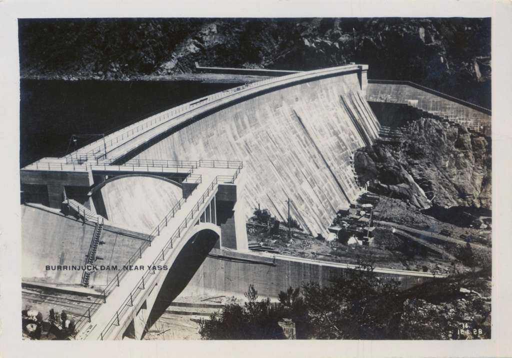 Postcard depicting Burrinjuck Dam circa 1948.