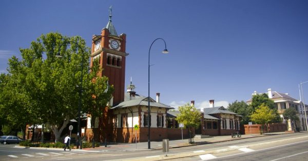 Teen charged after elderly women robbed in Wagga