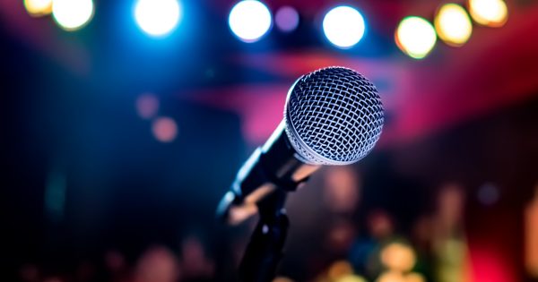 Wannabe singers unite: Wagga needs a karaoke bar!