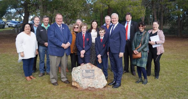 Marrar plants trees for Queen's Jubilee celebrations