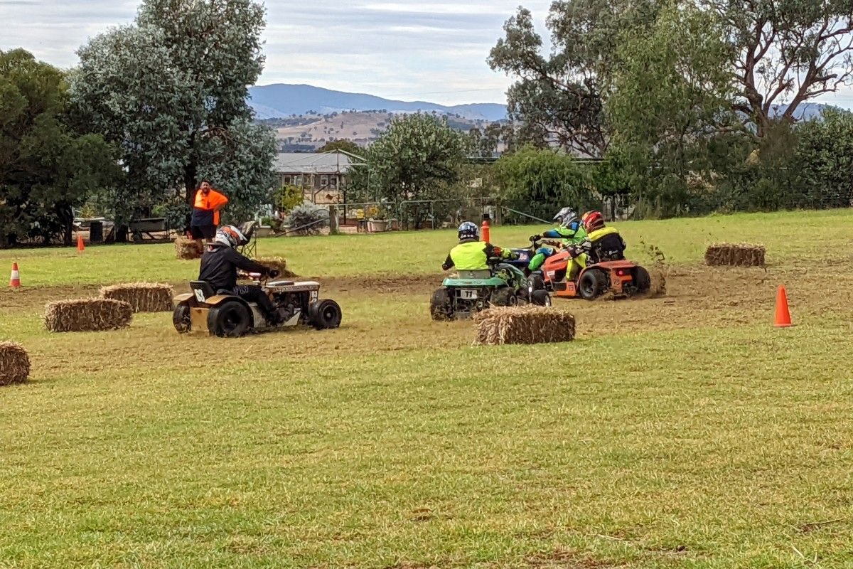 Mower race