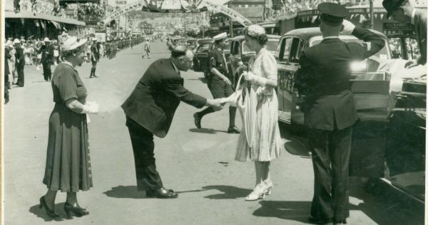 As the Riverina mourns, many remember the Queen's 145 minutes in Wagga