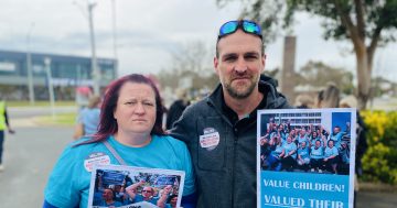 'Can earn more at Bunnings': Griffith early childhood educators join nationwide protest