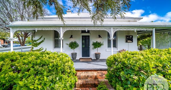 A cottage in central Wagga with plenty of old-world charm