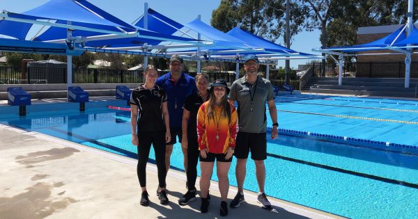 Griffith outdoor pool reopens with aqua classes as Indigenous swim program continues