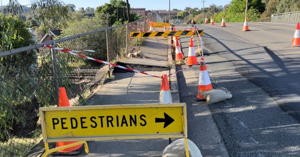 'Disgraceful': Council kicks back at Inland Rail following accessibility lifts decision