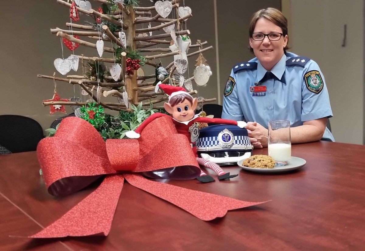 Special Constable Edgar E Elf and Riverina Police District Inspector for Community Engagement Jill Gibson