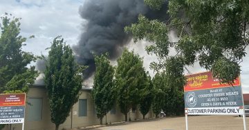 UPDATED: Fire that sent huge plume of smoke over Wagga 'suspicious'