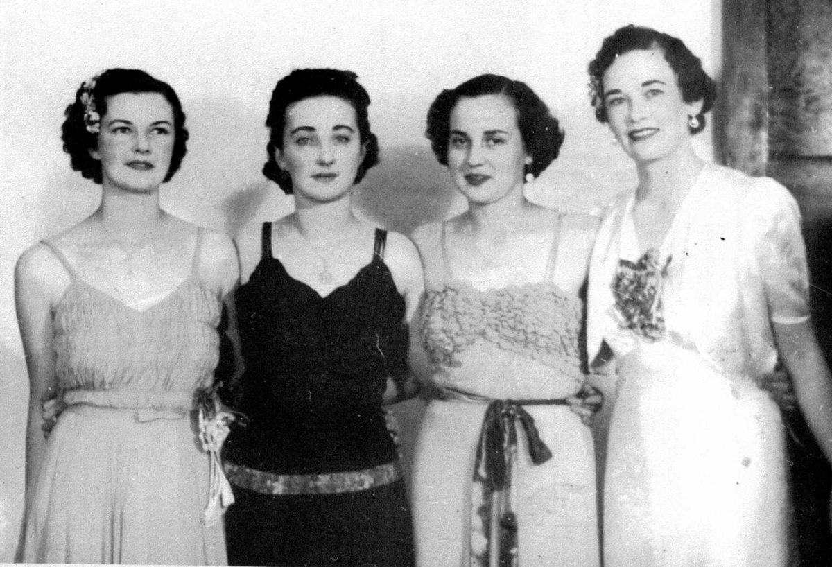 1938 photo of four women at Frerd Eardley's