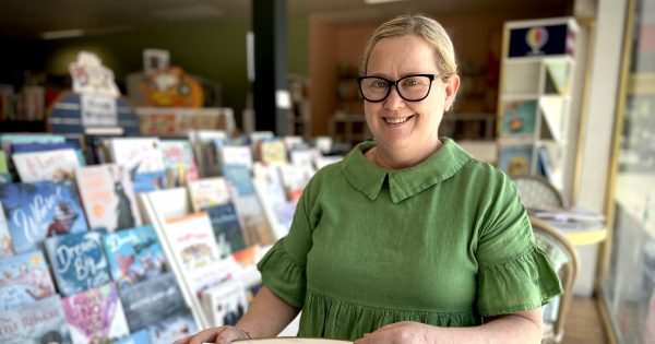 Wagga's Gateway Books moves into the sunshine on Baylis Street