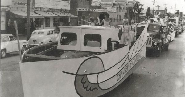 Riverina Rewind: 'Gaily costumed figures' have celebrated on our streets for 75 years