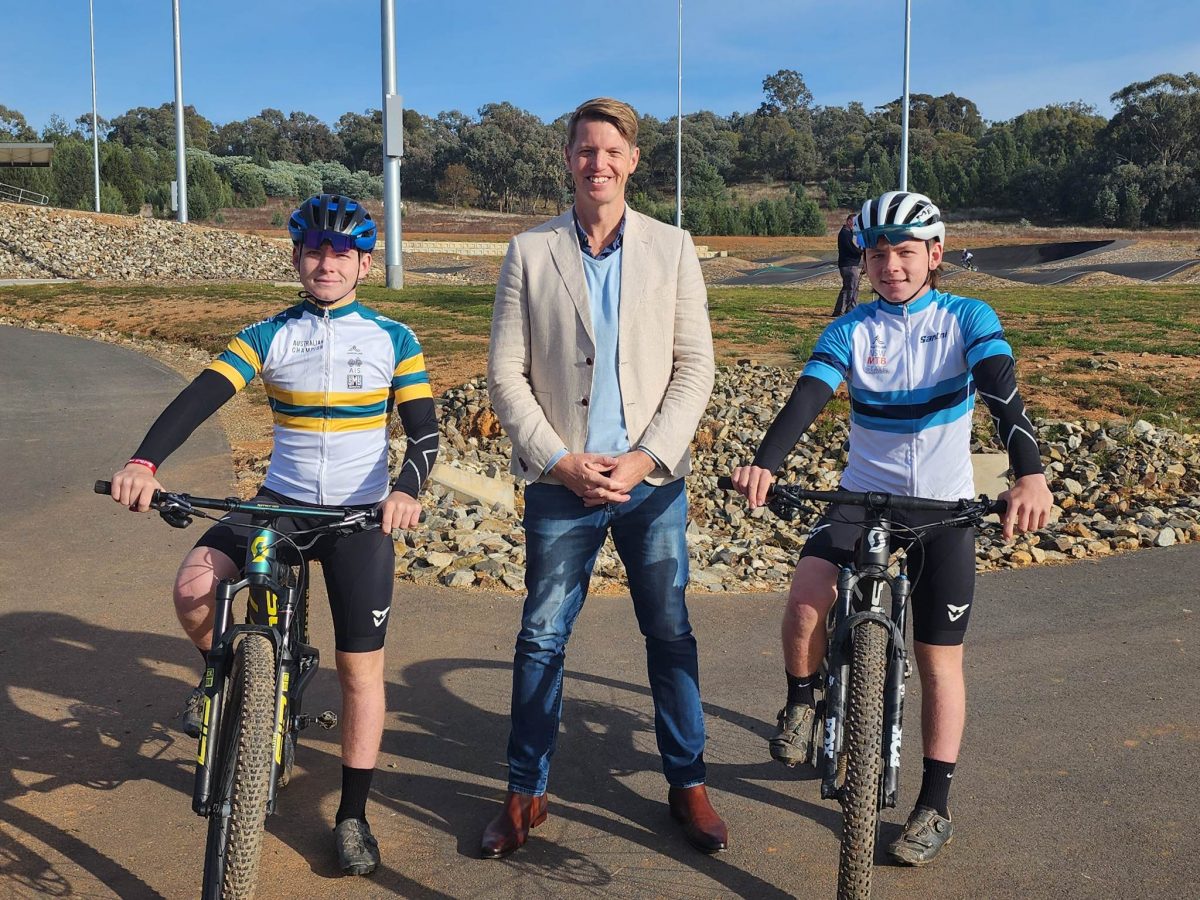 Wagga City Councillor Dan Hayes with local cyclists Angus and Hunter Benhke