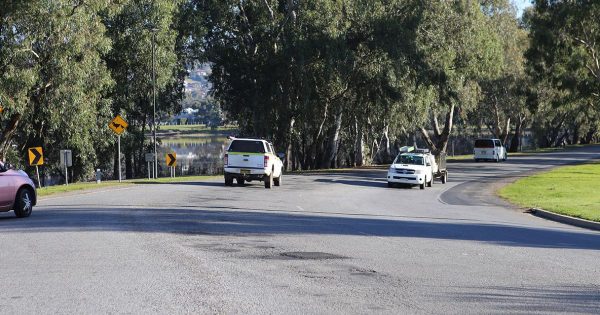 Motorists urged to consider alternative routes to avoid delays during work on Lake Albert Road