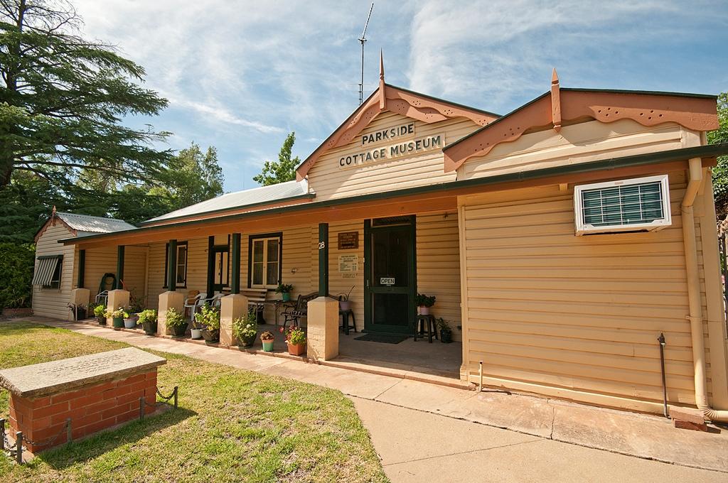 Parkside Cottage Museum in Narrandera