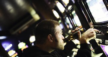 Responsible gambling officers to be introduced into pubs and clubs across NSW