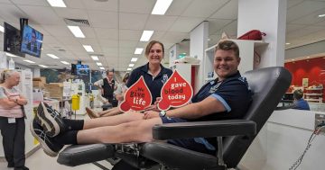 Seeing red for a cause: Wagga teachers roll up their sleeves to help Lifeblood reach state target
