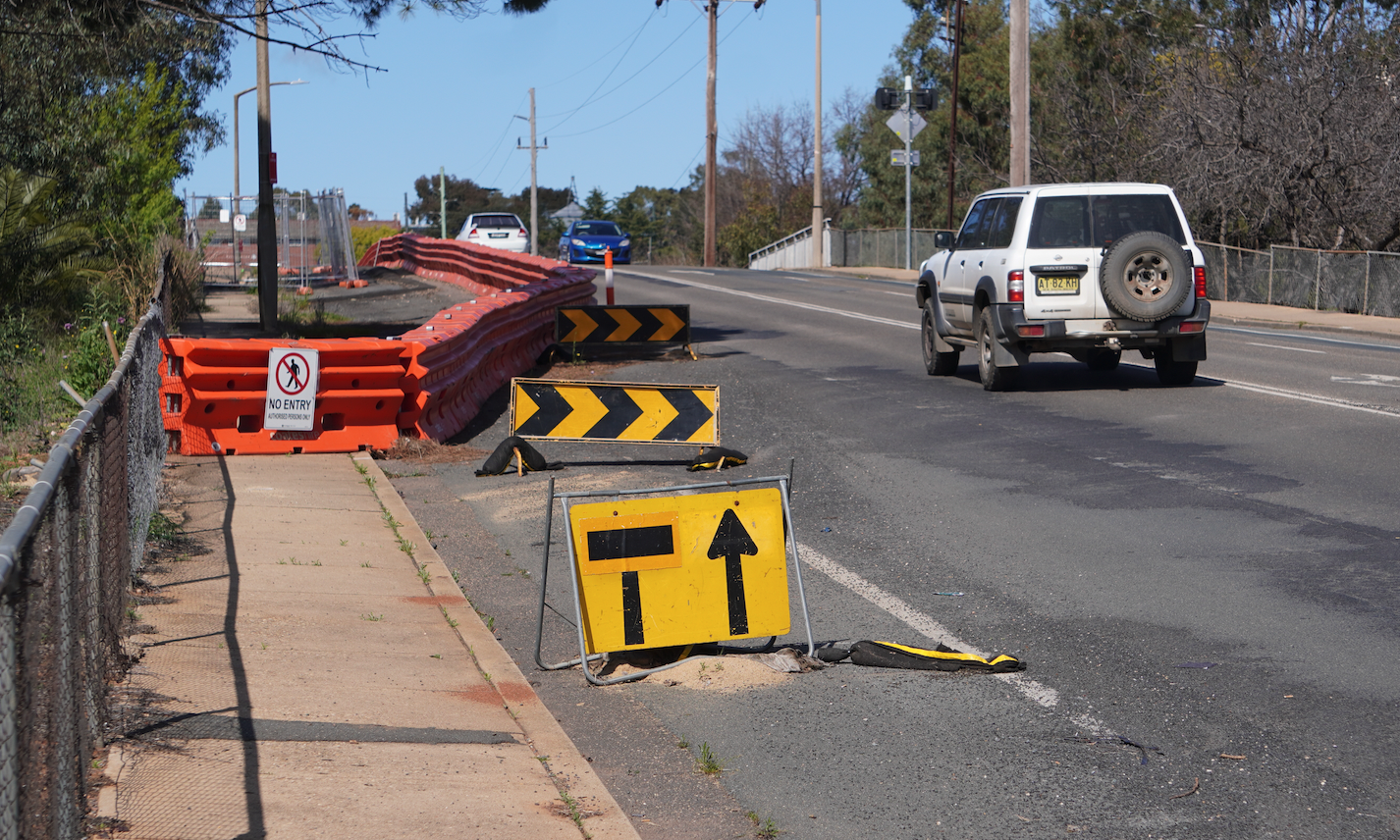 A traffic plan for the Edmondson Street Bridge still remains up in the air, with Wagga Wagga City Council and Transport for NSW yet to endorse the plan.