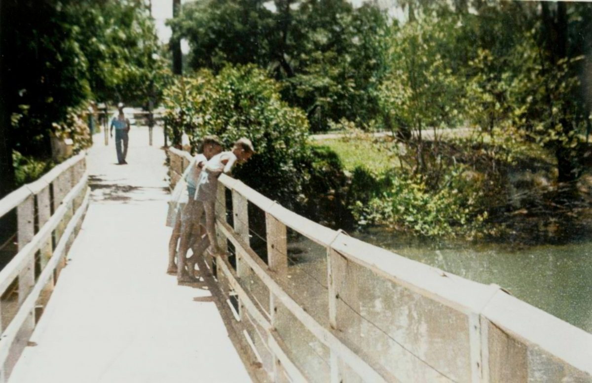 kids on lagoon bridge in 1930s or '40s
