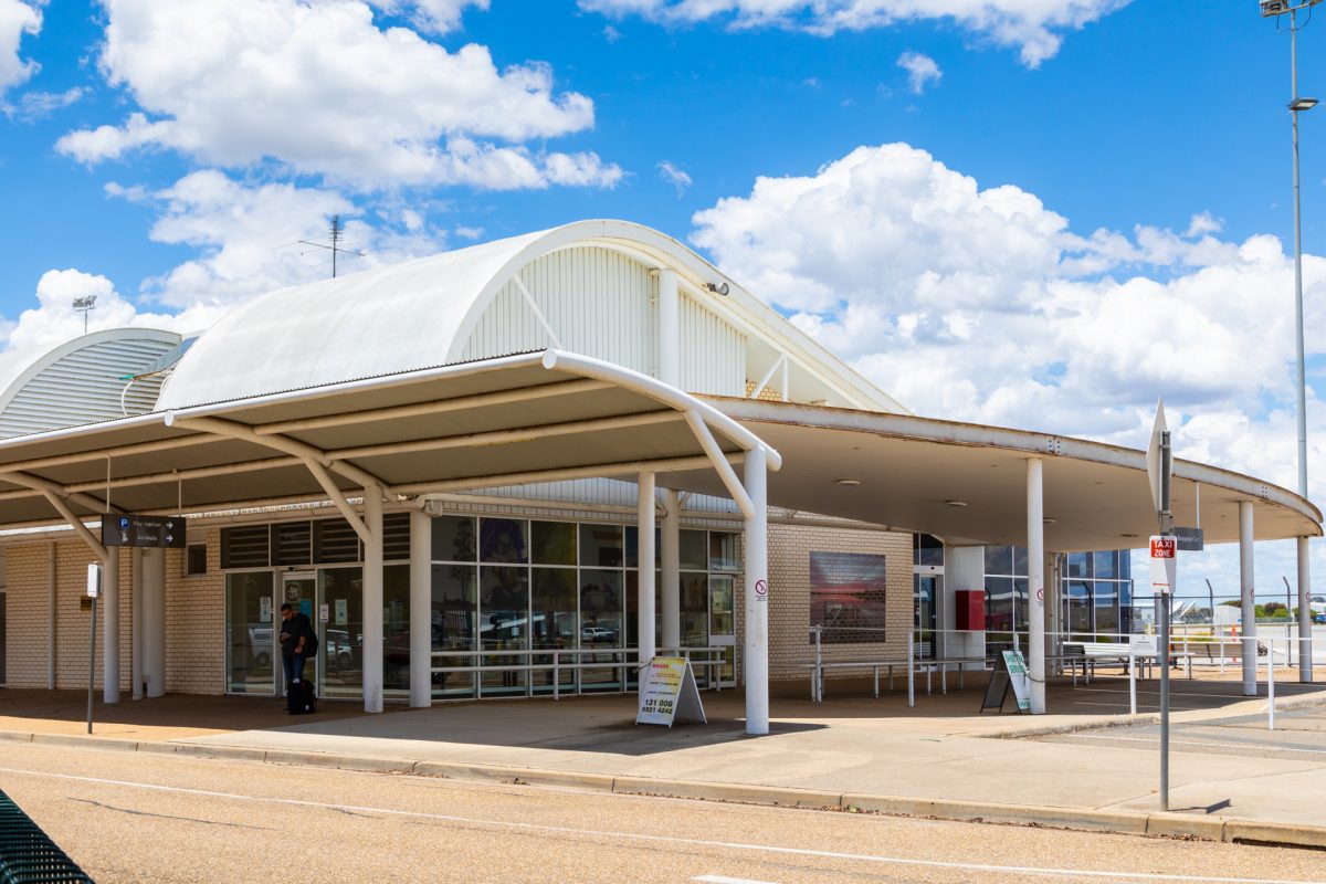 Wagga City Council has extended its lease on the airport to allow more time to negotiate its future with Defence. 