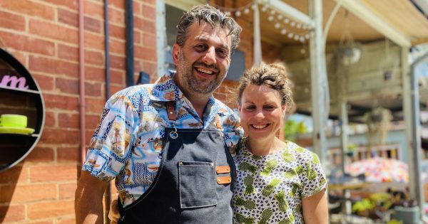 Riverina's first Cypriot cafe brings beach vibes and retro-style caravan to Narrandera