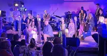 Grandchildren steal show as Peter Cox Wagga tribute concert raises thousands for emerging artists