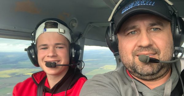 'Flying before I can drive': Griffith teenager gains pilot licence, continues family legacy