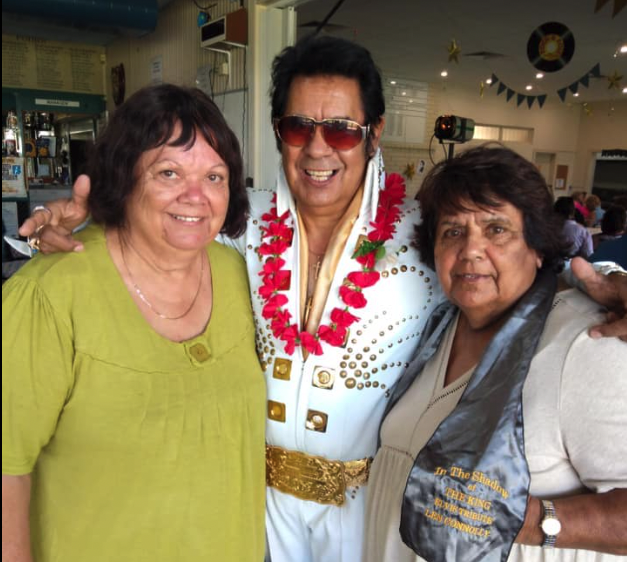 Len with fans who travelled all the way from Townsville to see him in 2020