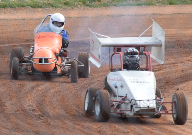 Racing action returns to Illabo raceway this weekend.