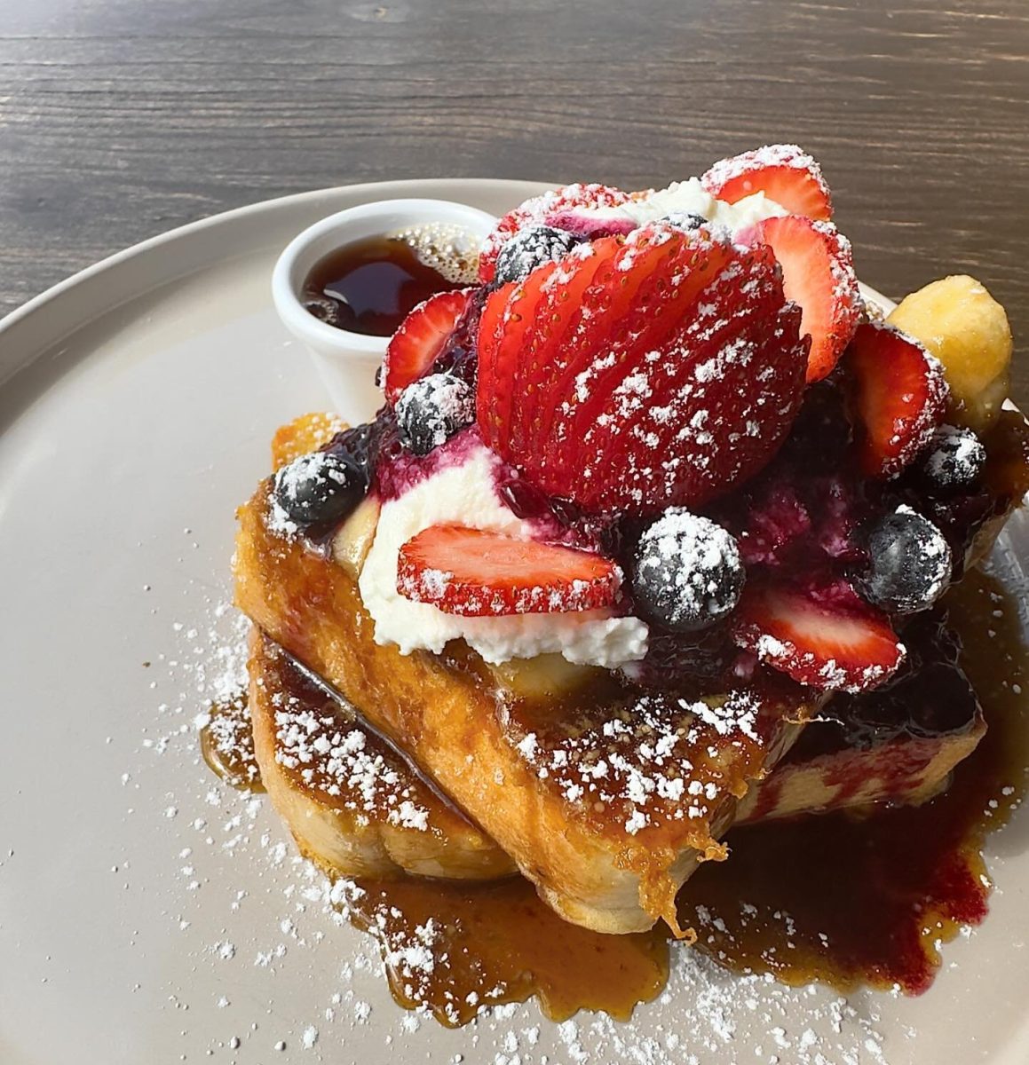 French toast with fruit