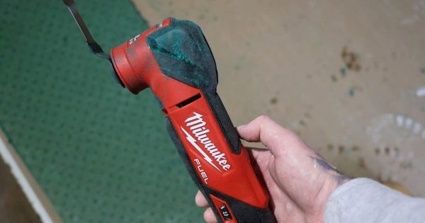 Two men arrested after allegedly stealing Milwaukee power tools in West Wyalong