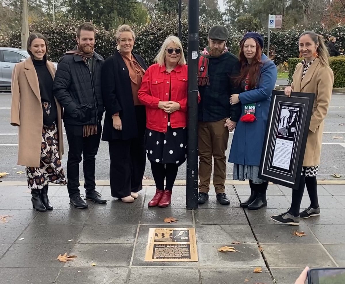 The family of the late Peter Cox with Deputy Mayor Amelia Parkins at the unveiling of the plaque for Wagga Wagga’s 2024 Walk of Honour recipient.