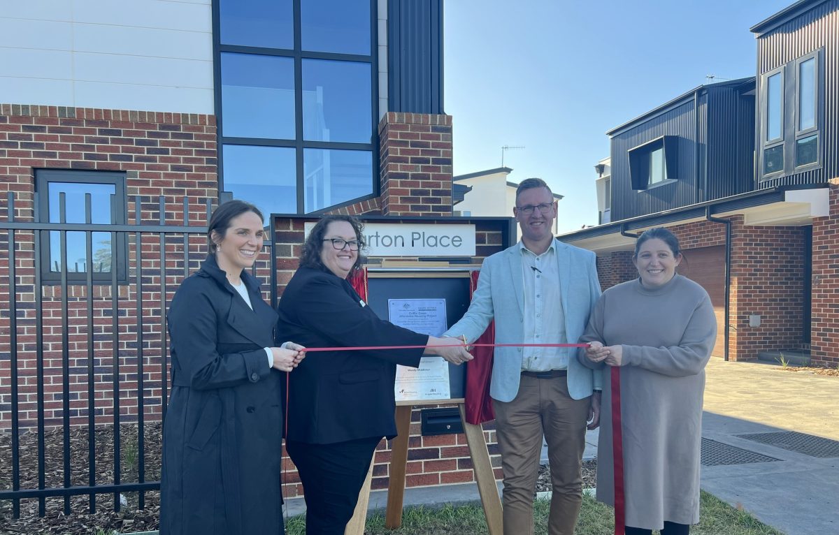 ribbon cutting with mayor