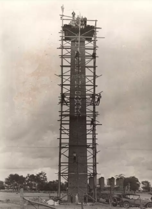 The 30-metre tower at Willis Bricks in 1939. 