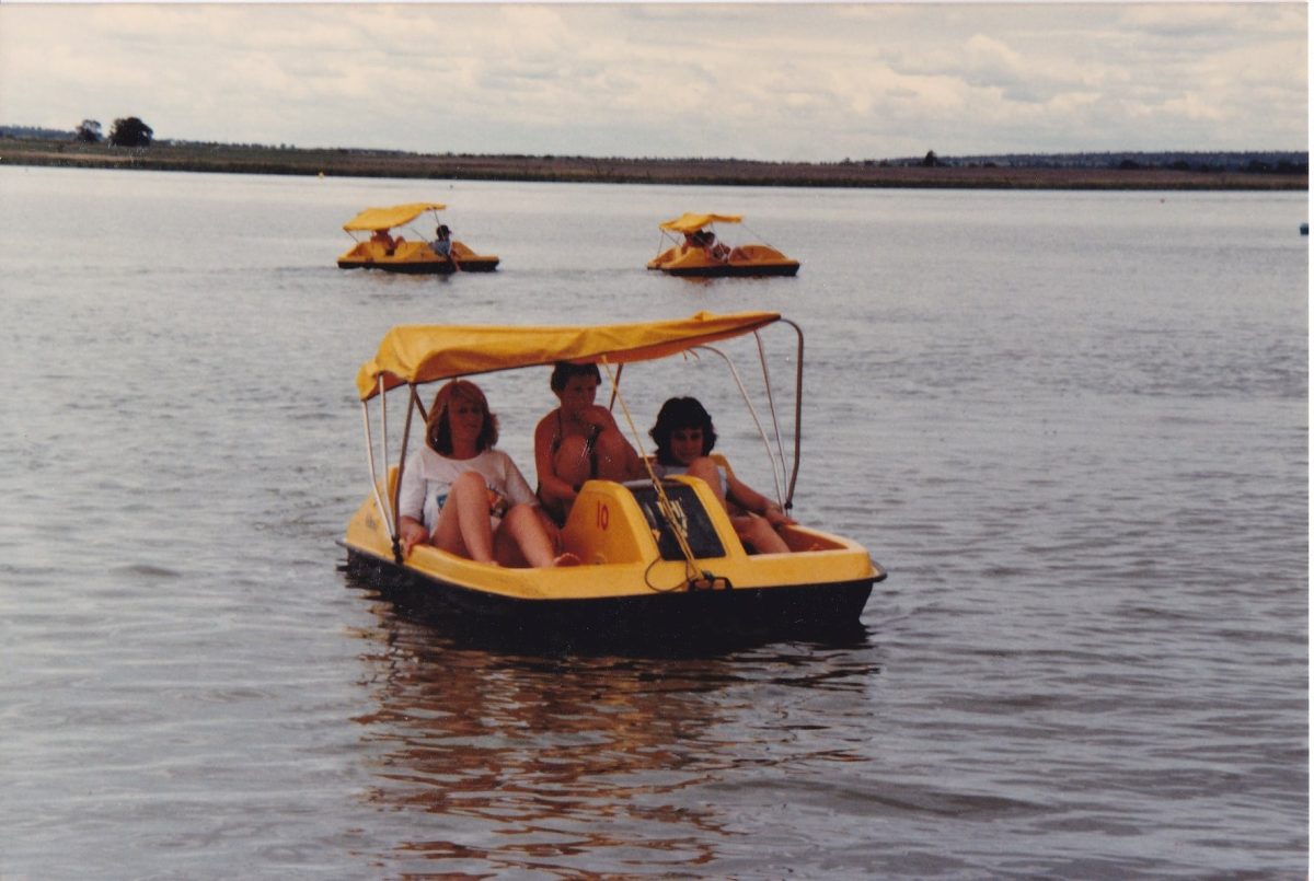 Lake Wyangan paddle boating