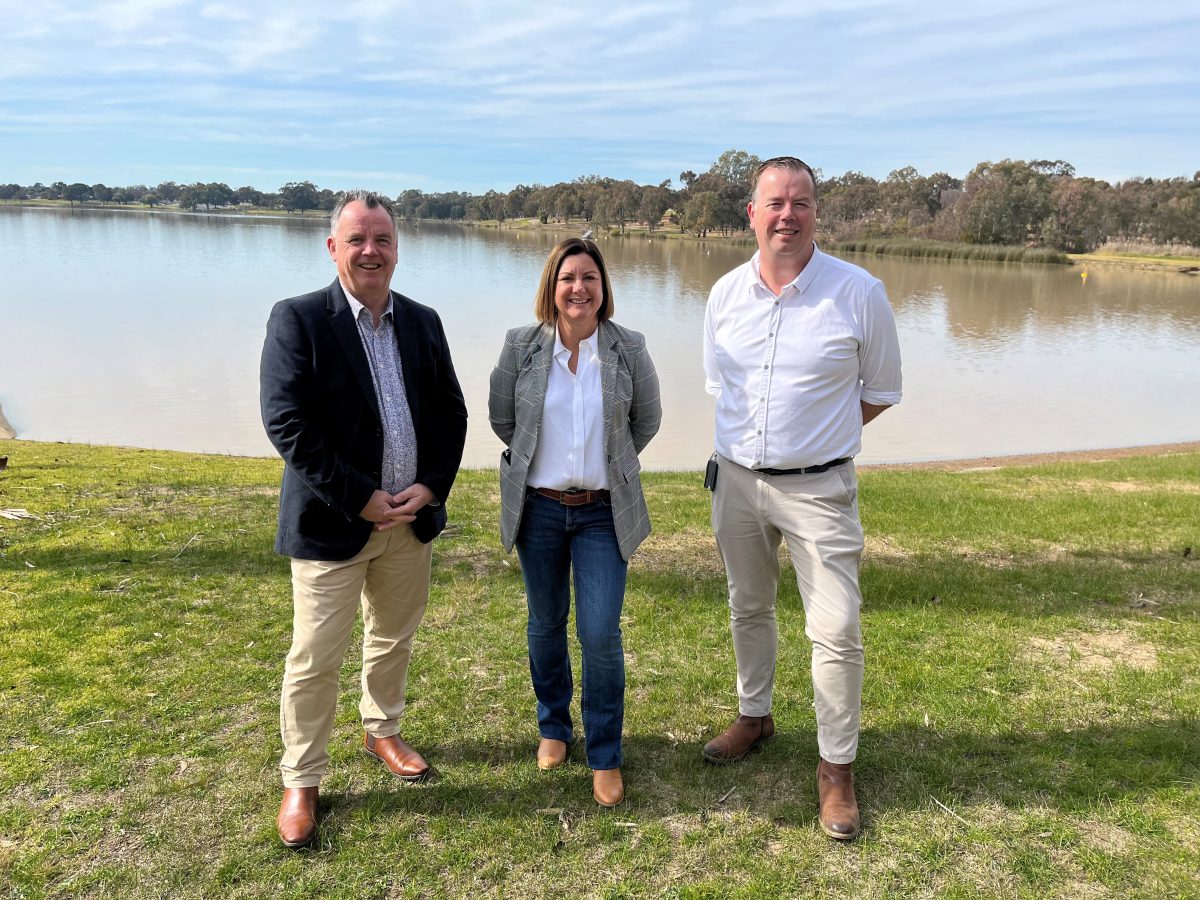 Wagga Mayor Dallas Tout, Minister Kristy McBain and WWCC Manager of City Growth, Ben Creighton at Lake Albert