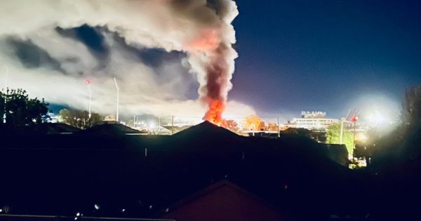 Blaze shuts down popular Wagga cafe and Hairdressers