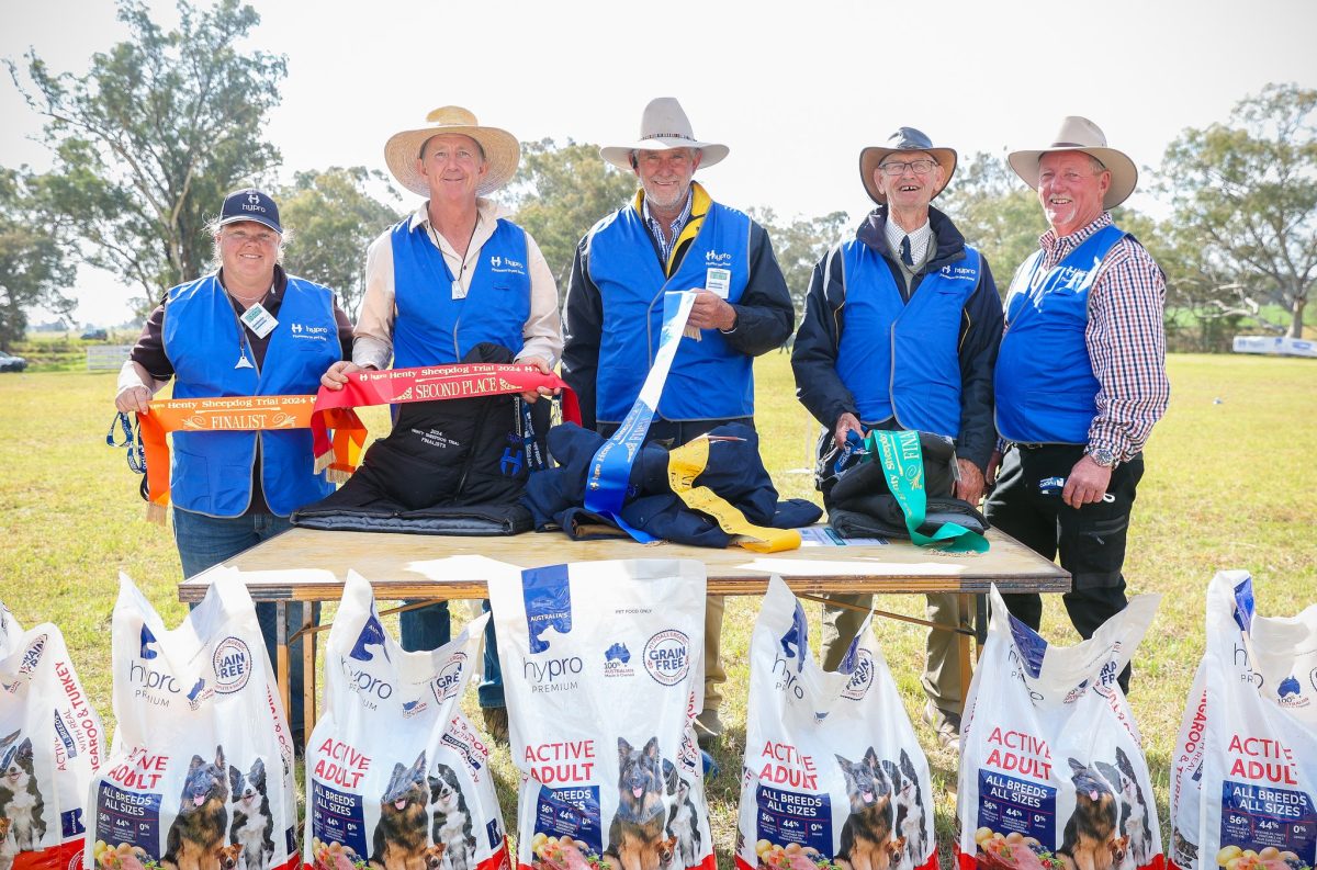 The winner and placegetters in the Hypro Henty Three Sheep Trial, Allison Burrell of Sydney, Scott Smith of Dubbo, Will Goggin of Bredbo, Pip Hudson of Mudgee, and Neil Kristiansen, from WA. 