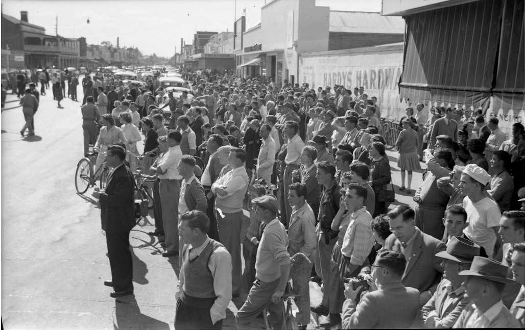 Police reenforcements were called in to keep the large crowd back from the blaze. 