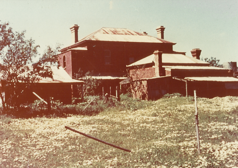 By 1963, the Monte Christo Homestead had fallen into ruin. 