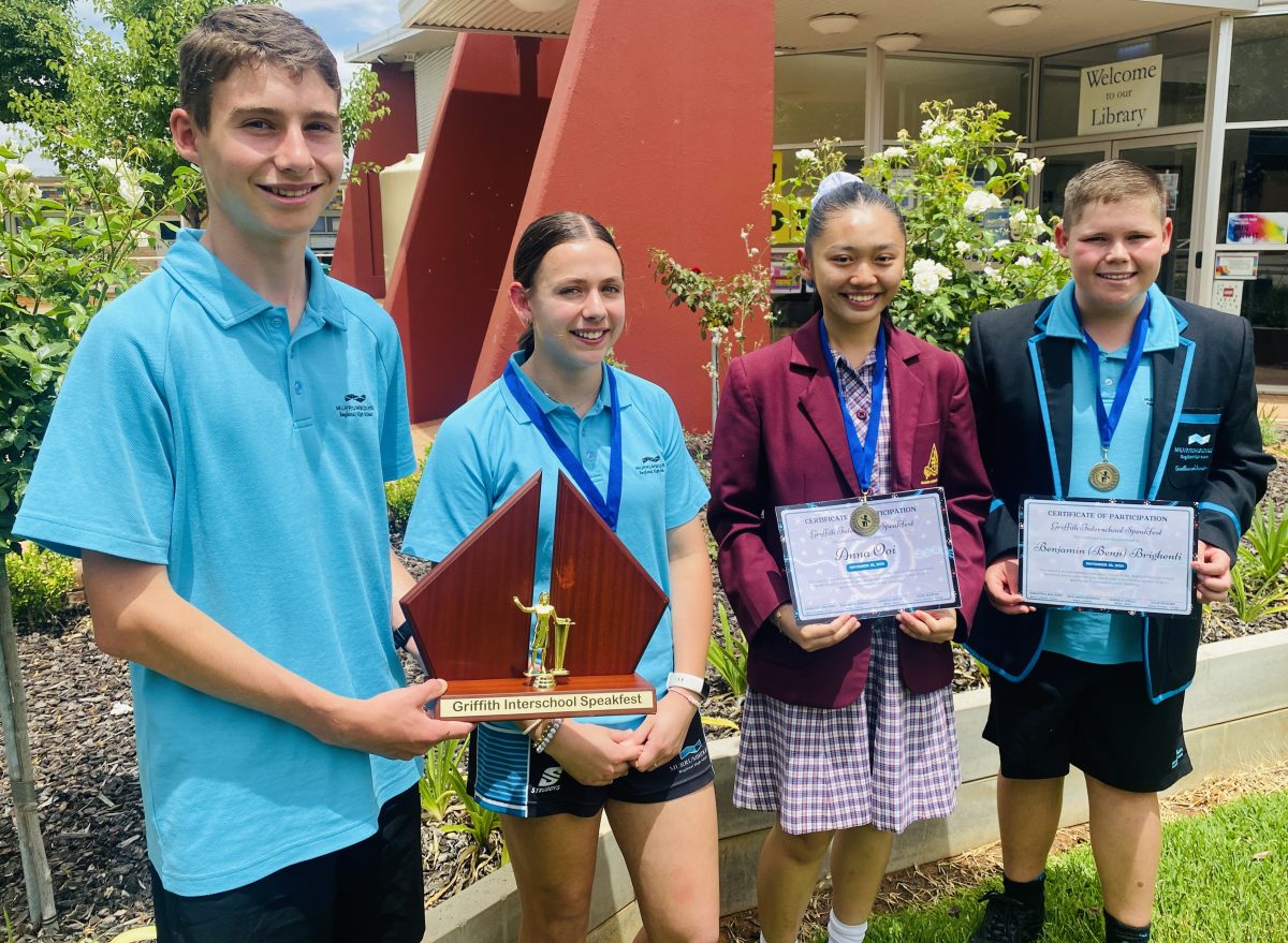 school students with prizes 