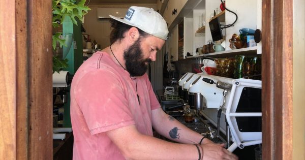 Bermagui cafes unite to ditch disposable coffee cups