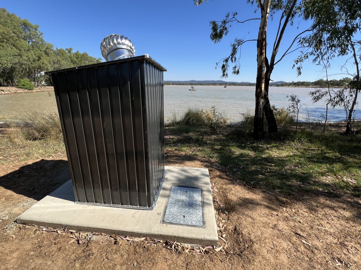 Hydro2050 algae treatment unit at a lake