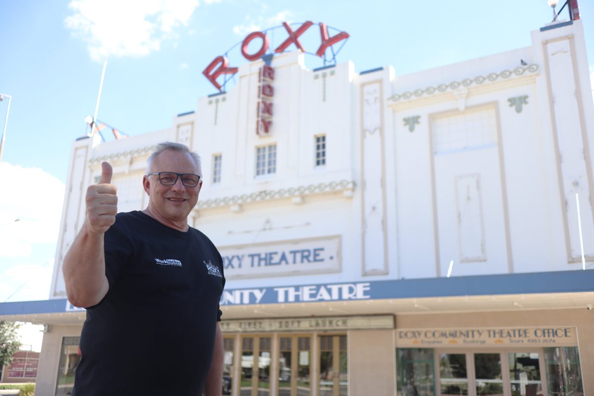 Mayor in front of theatre