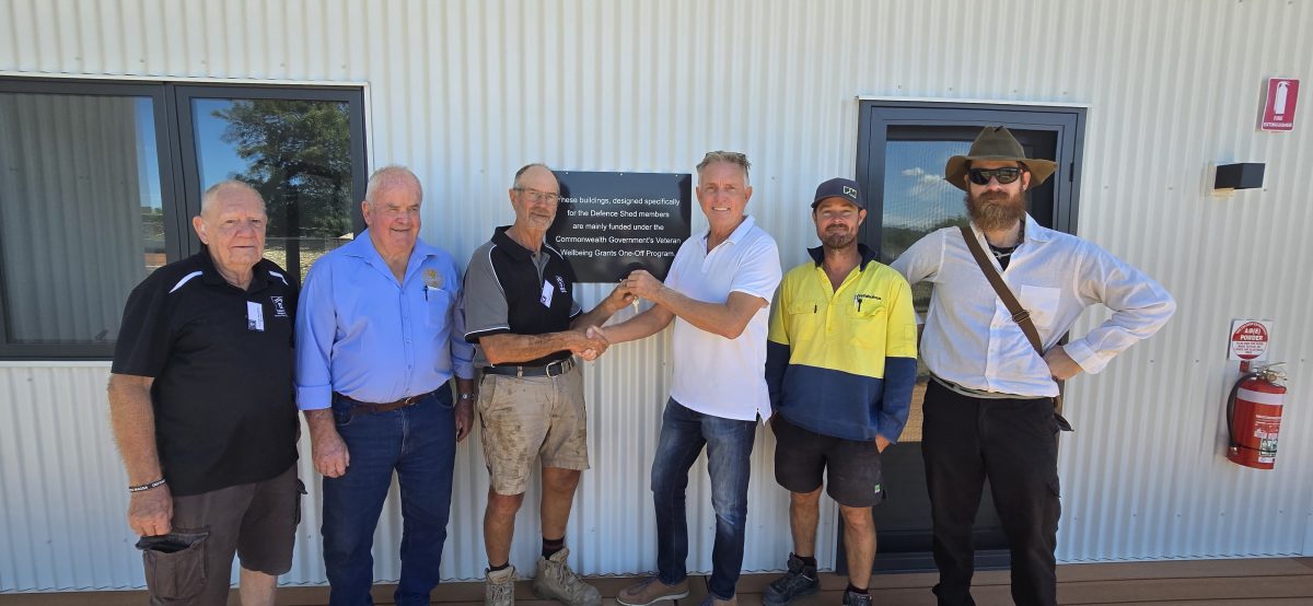 Defence Shed manager Graham Semlitzky, Pro Patria Property Trust member Des Goonan, Defence Shed president Gary Morrison, Prefabulous Buildings director Gavin King, Dave Gorrie and Abraham Magdalena.