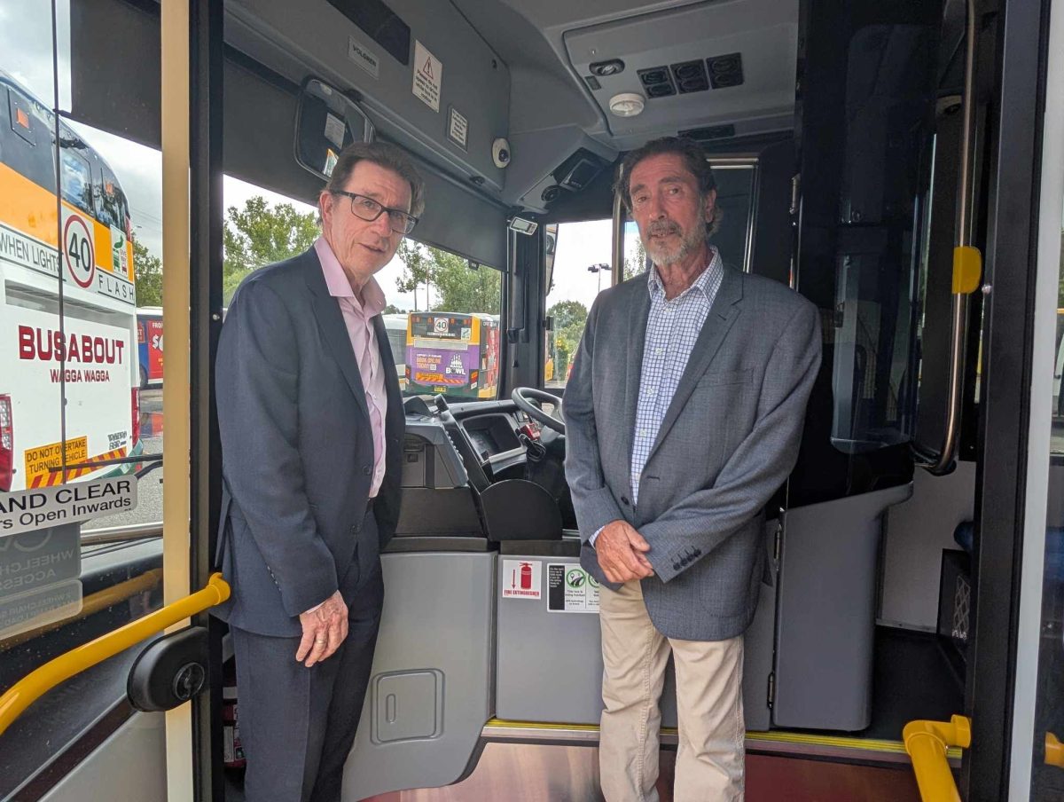 Member for Wagga Wagga Dr Joe McGirr and Busabout Director Tony Calabro are proud to announce the introduction of Tap-and-Go payment options for public transport in Wagga. 