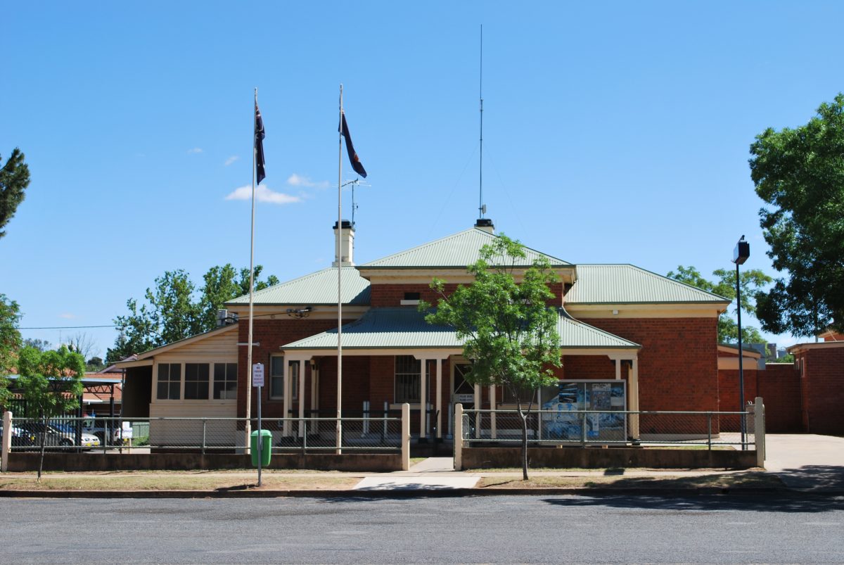 police station 