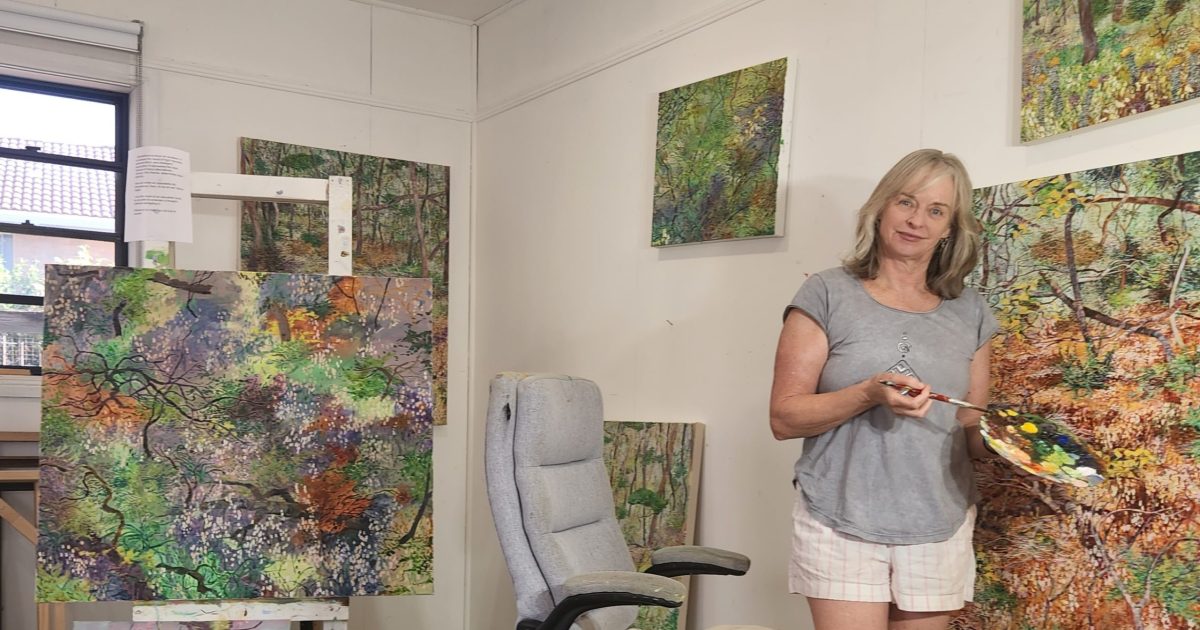 'It's like a little kid who can sing, I always knew I was good at it': Albury artist wins major outback prize | Region Riverina