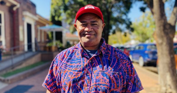 Griffith bus driver and renter runs for parliament to 'put ordinary people first'